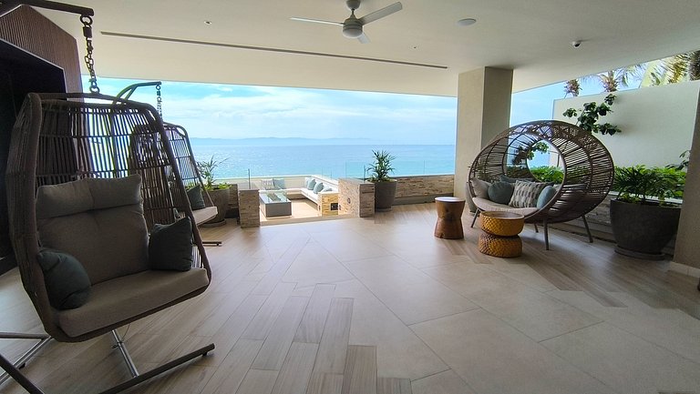 Amazing beachfront condo