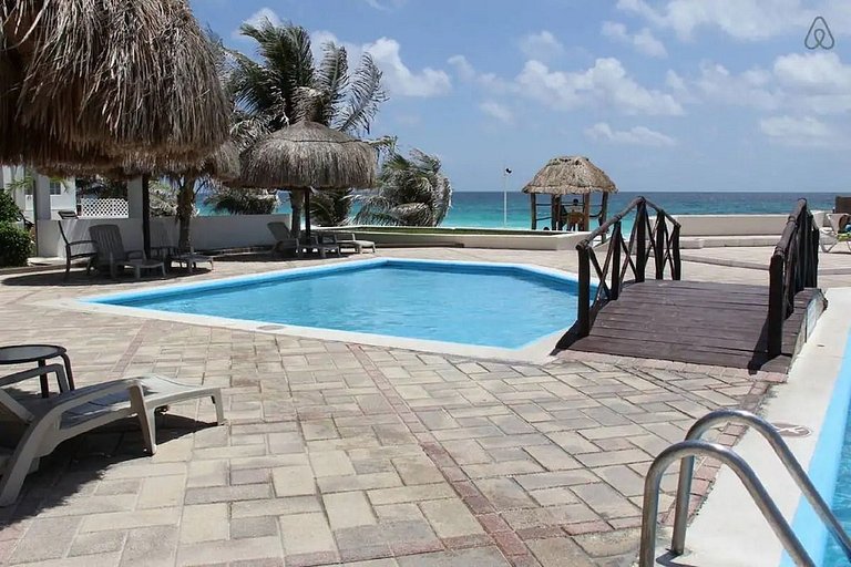 Cancun Hotel Zone Private Beach and Pool