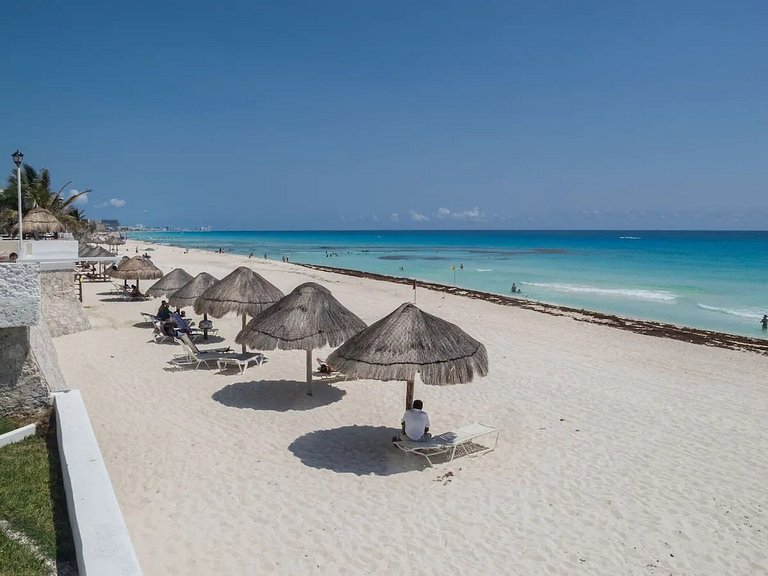 Cancun Hotel Zone Private Beach and Pool