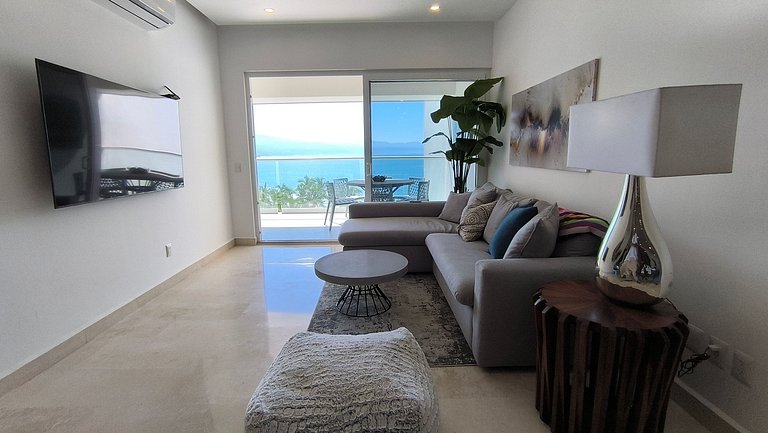 Condo de dos habitaciones con vista al mar