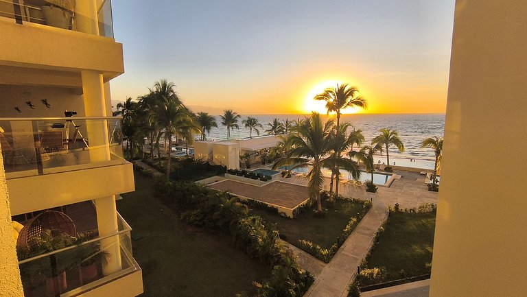 Condo de dos habitaciones con vista al mar