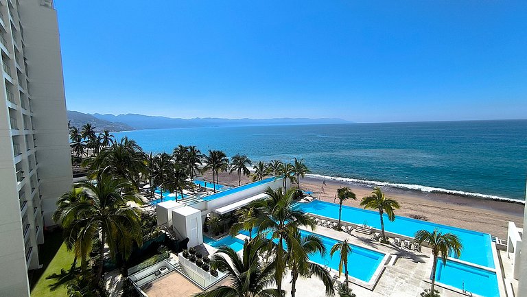 Condo de dos habitaciones con vista al mar