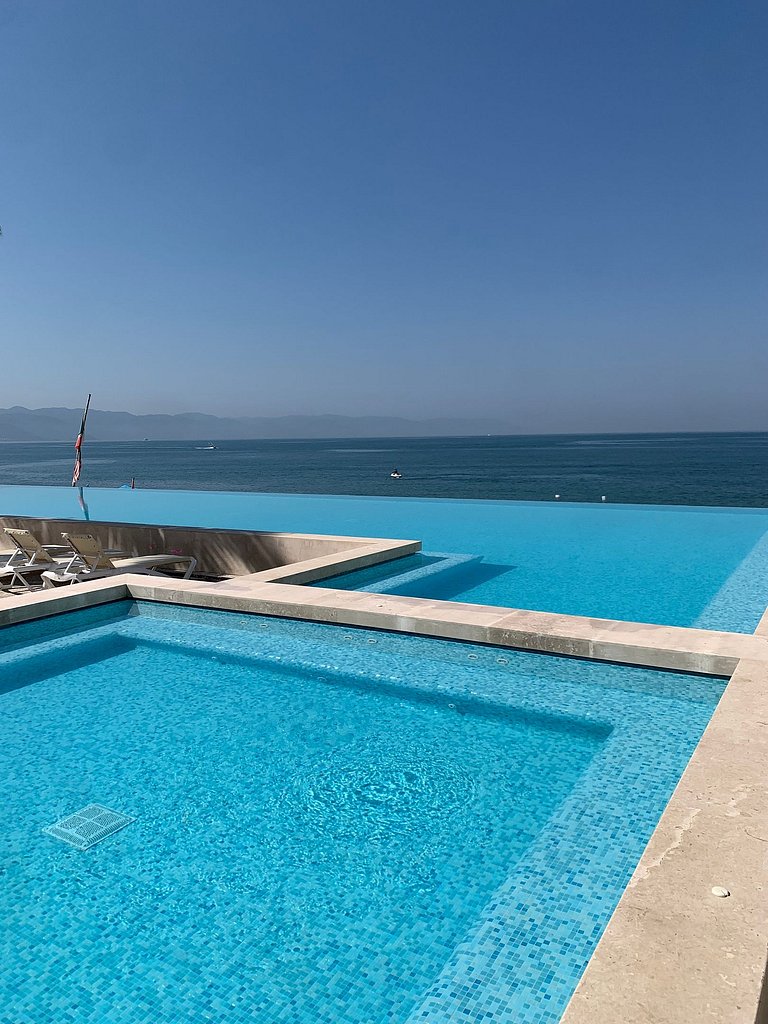 Condominio de un dormitorio con vista al mar