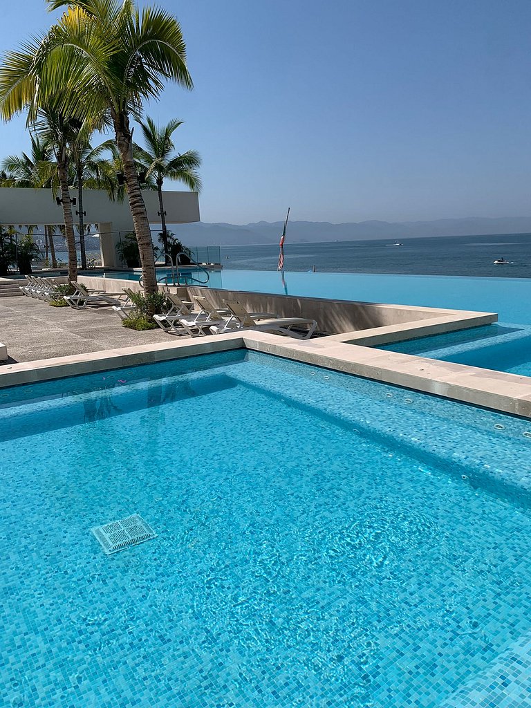 Condominio de un dormitorio con vista al mar