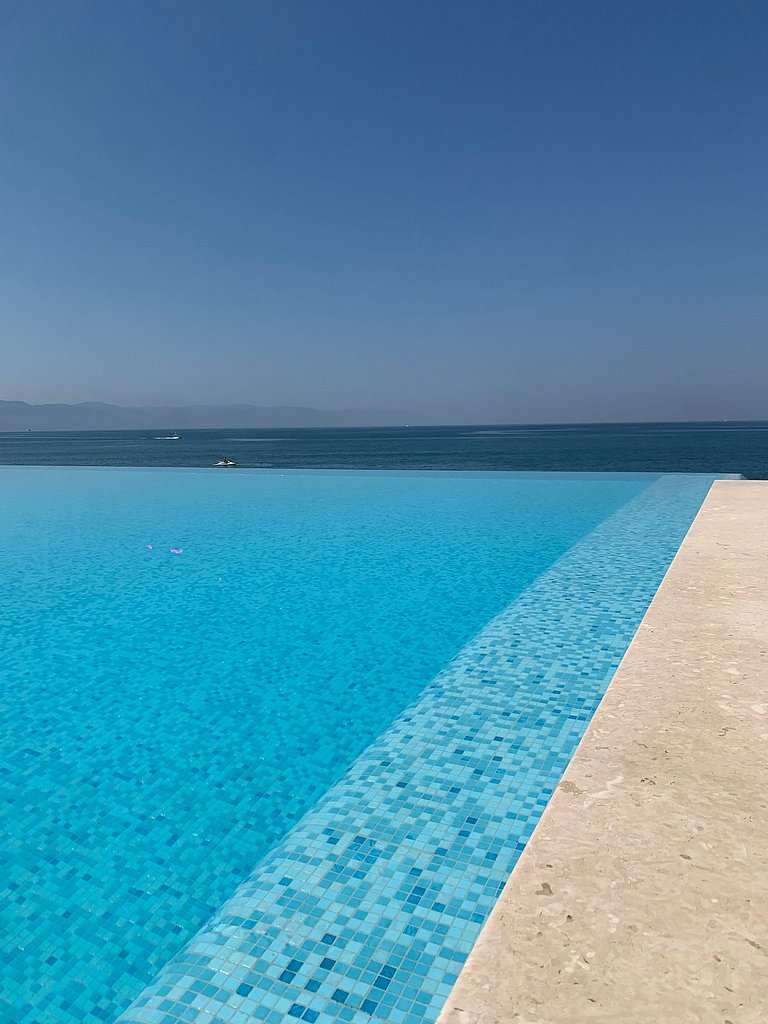 Condominio de un dormitorio con vista al mar