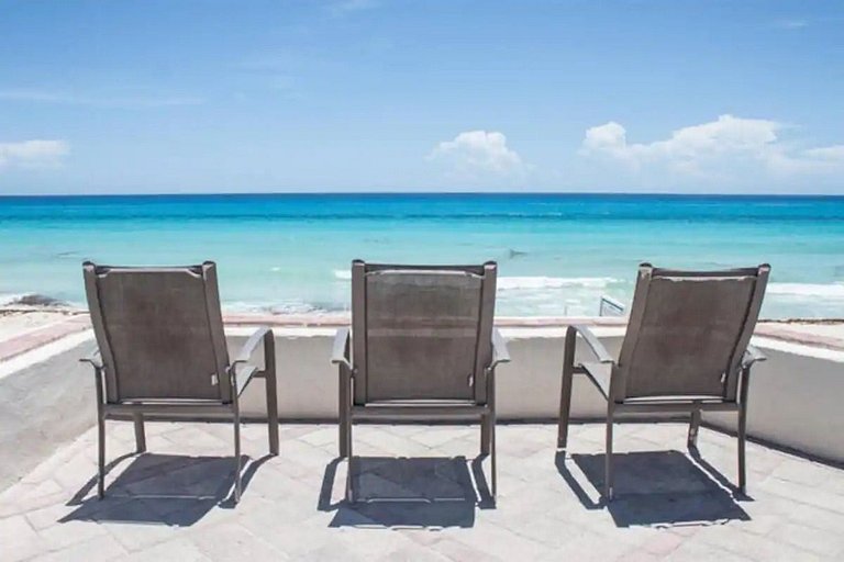 Lagoon View and Private Beach