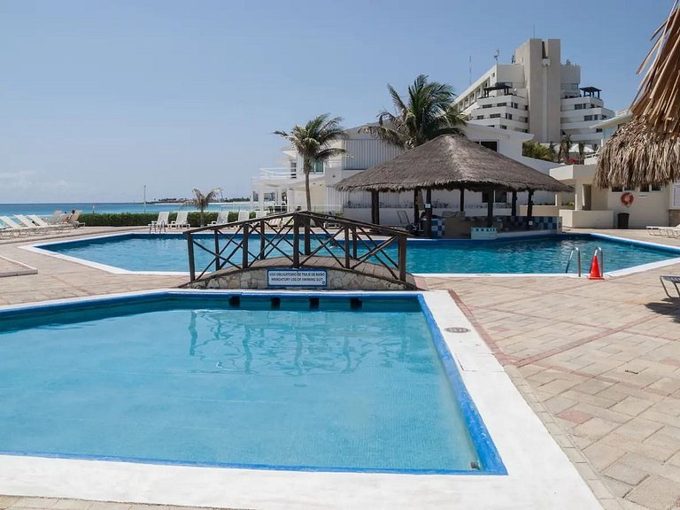 Lagoon View and Private Beach