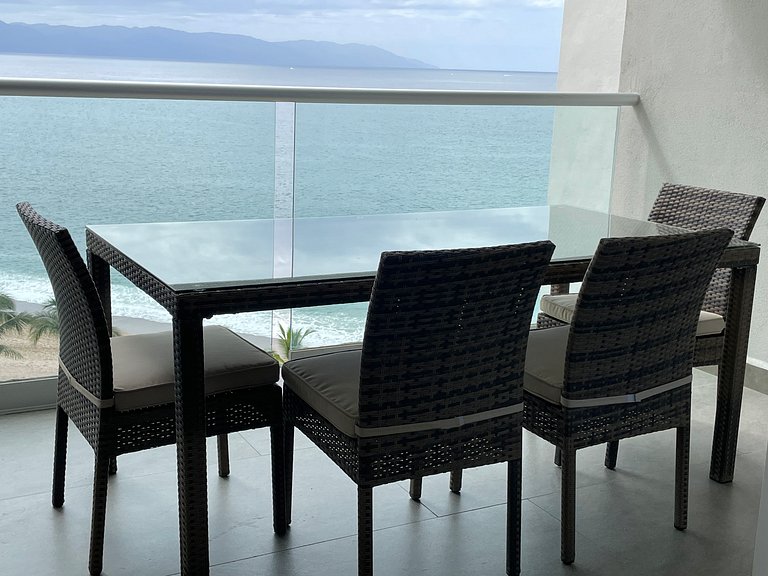 One bedroom condo with ocean view