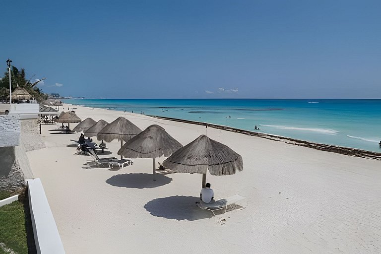 Plage privée / Piscine Zone Hôtelière