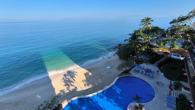 Studio on the beach and beautiful sea view