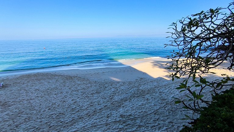 Studio on the beach and beautiful sea view